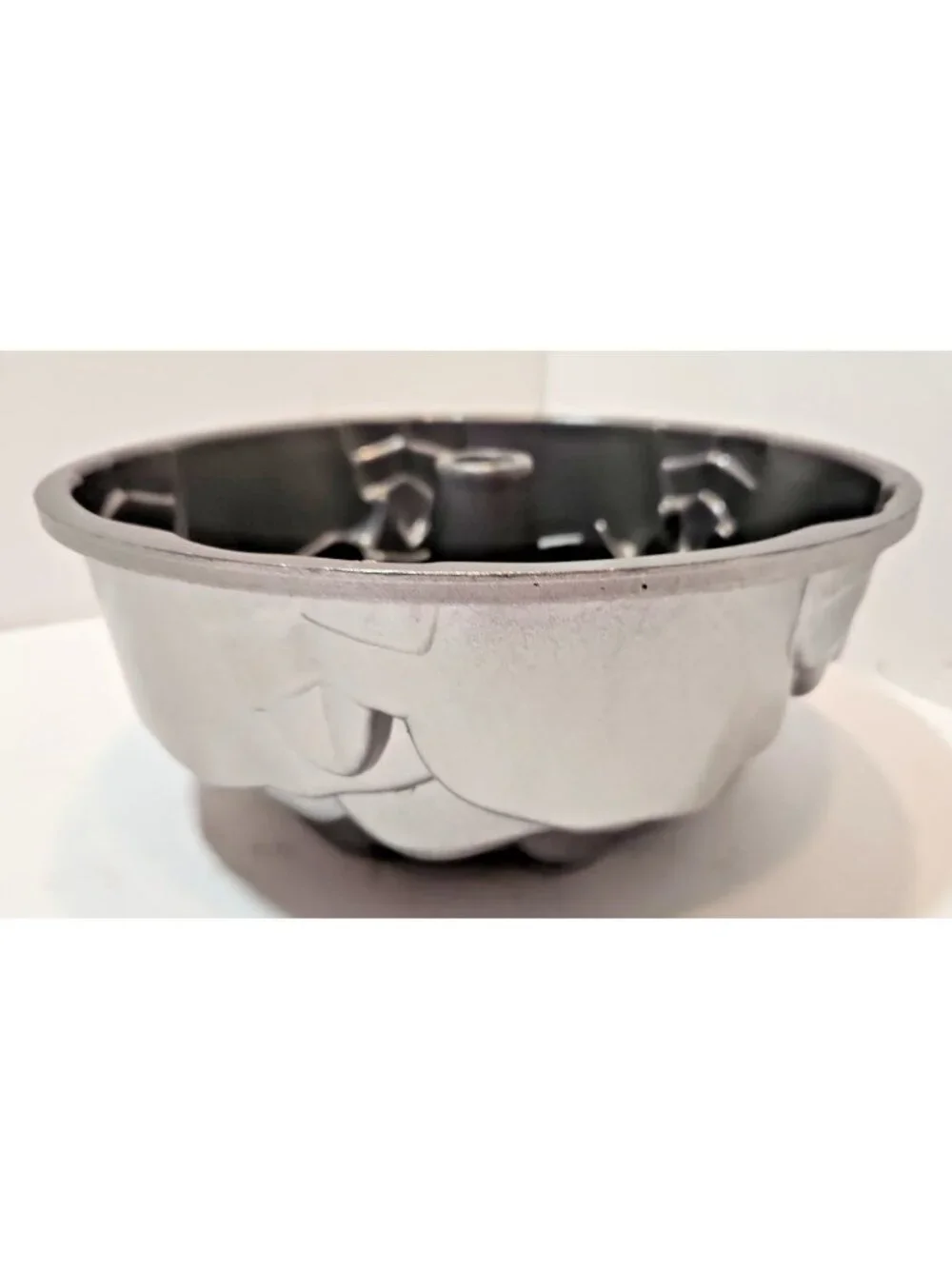 Nordic Ware Rose Flower Bundt Cake Pan Cast Aluminum Non Stick USA 10 Cup Mold
